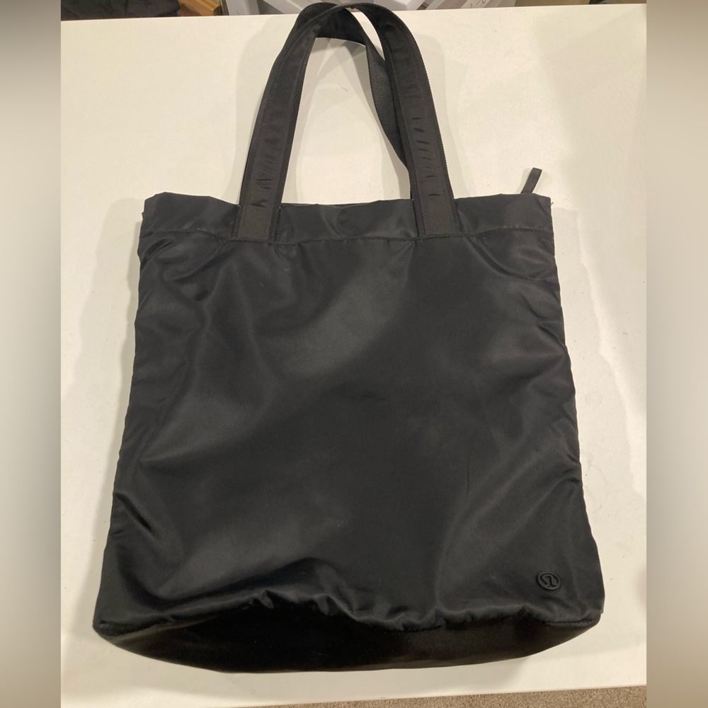 Lululemon Expandable Tote with Dust Bag